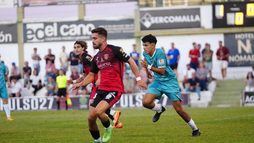 CD Pozoblanco-Salerm Puente Genil: el derbi provincial de Tercera RFEF, en imágenes