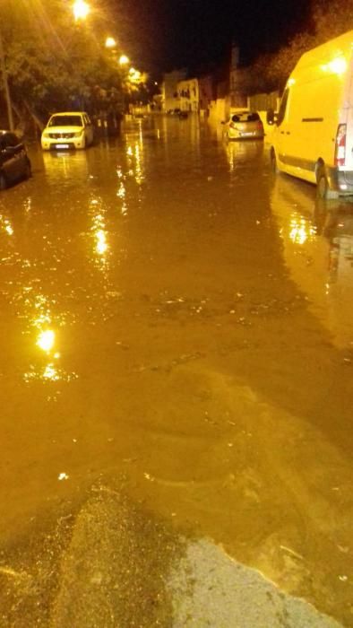 Inundaciones en El Trapiche (Vélez-Málaga) tras una rotura en La Viñuela