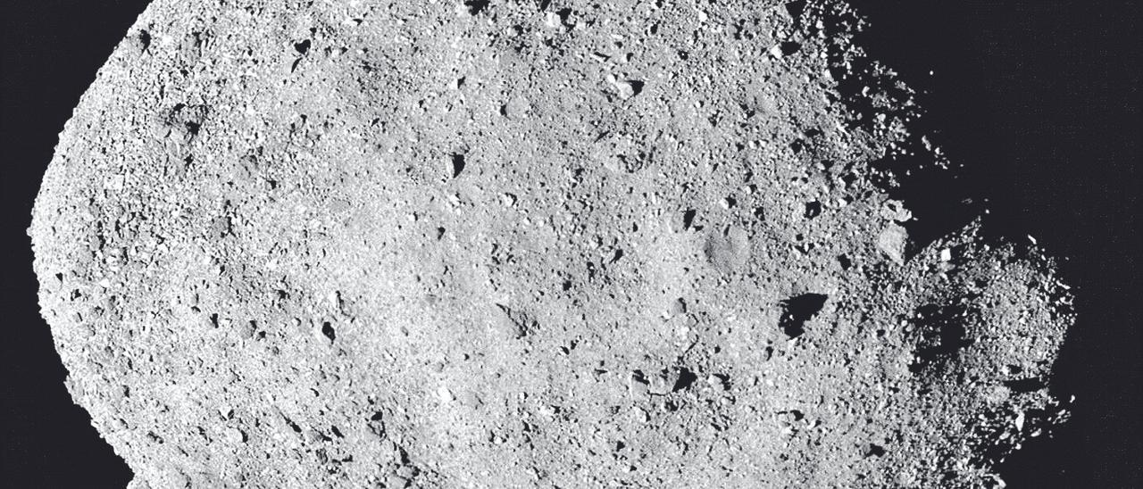 El asteroide Bennu unos minutos antes de que Osiris realizara la técnica ‘Touch-and-Go’.