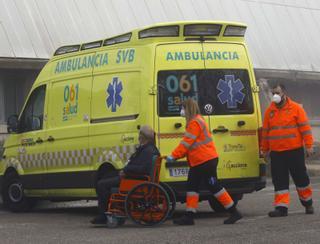 Sindicatos y trabajadores denuncian el "recorte" de 15 ambulancias en los nuevos pliegos de Sanidad en Aragón