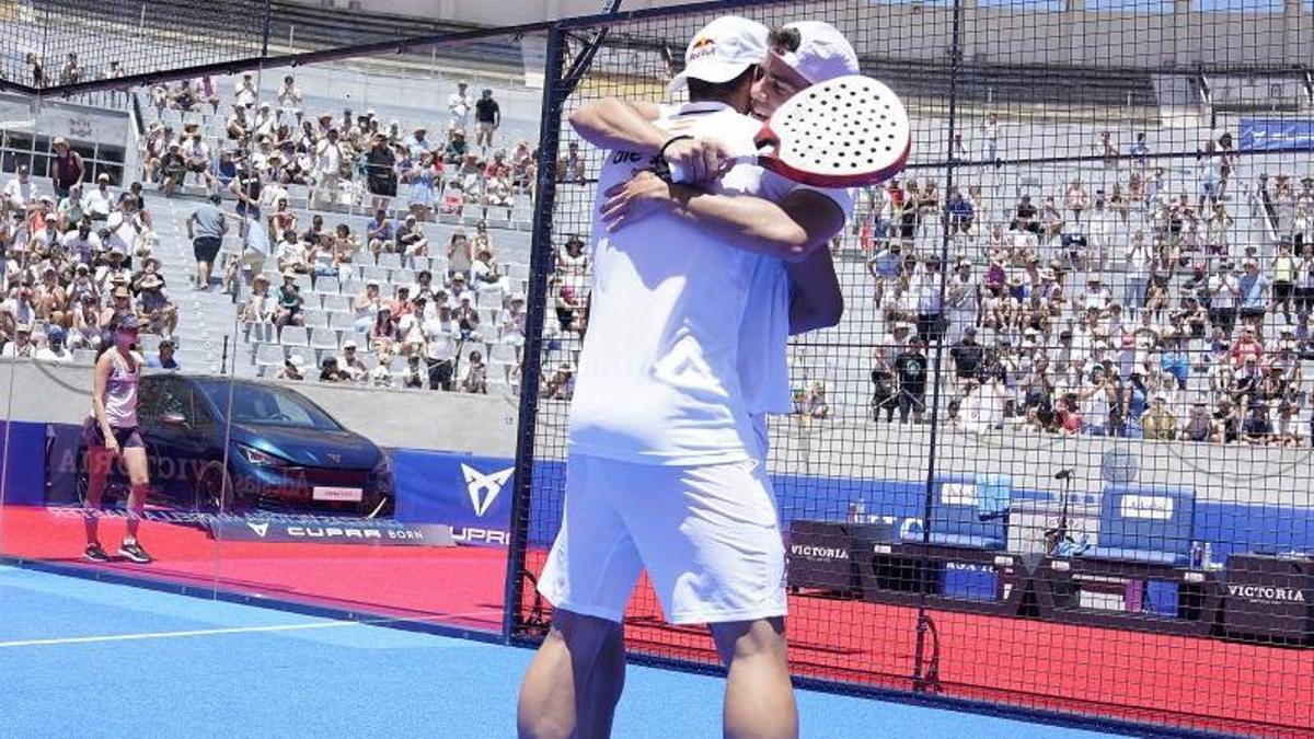 La pareja número 1 selló su condición de favorita en el primer torneo de la temporada.