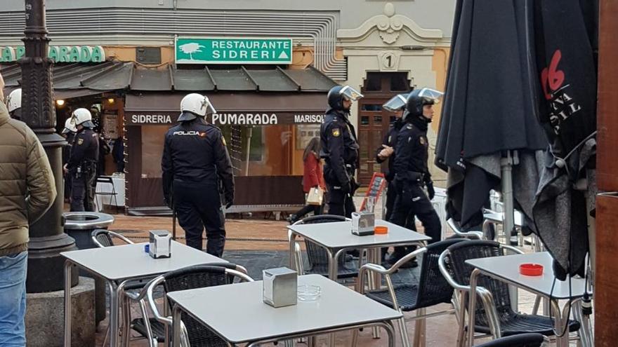 Altercado en Gascona entre hinchas de la Cultural y del Oviedo: &quot;Volaban objetos&quot;