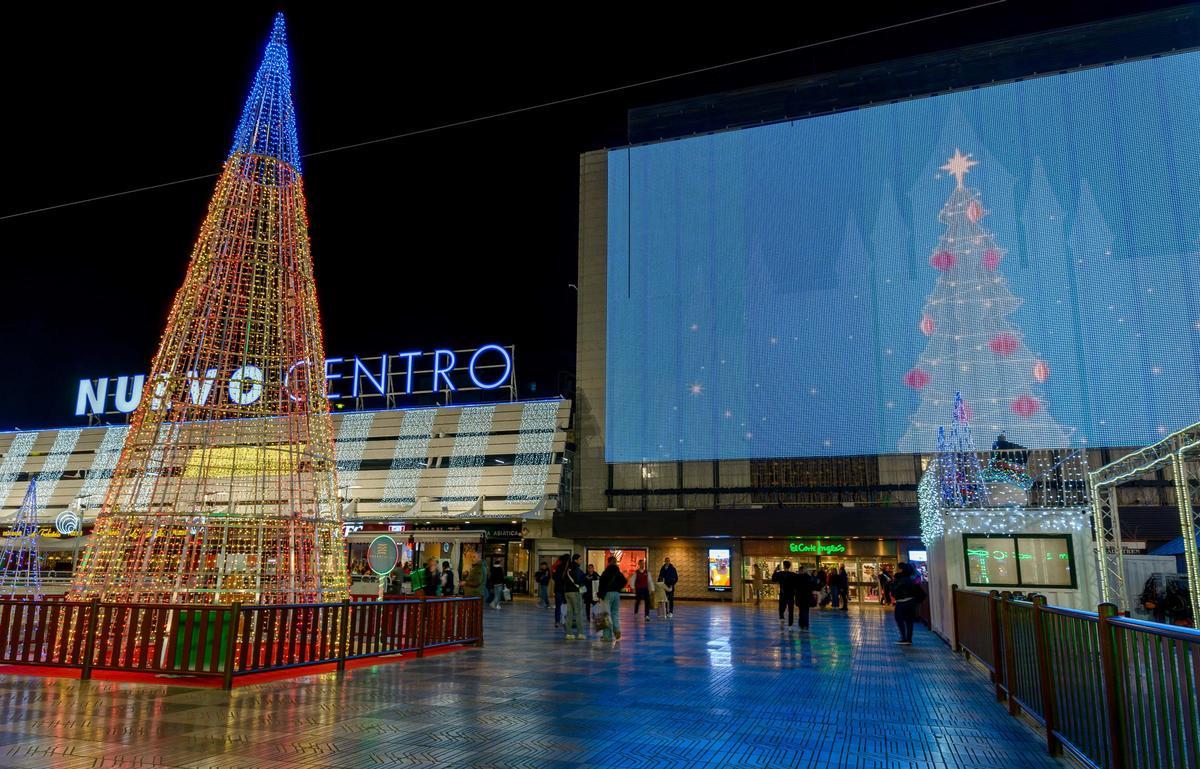 Nuevo Centro se llena de luces para iluminar los corazones todos los valencianos y visitantes.