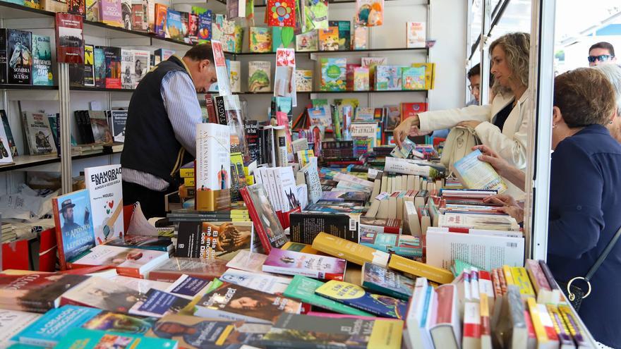 La Feria del Libro de Badajoz acaba con balance positivo: más visitas y más ventas