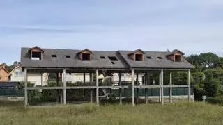 Oleiros inicia los trámites para derribar un esqueleto urbanístico en Iñás