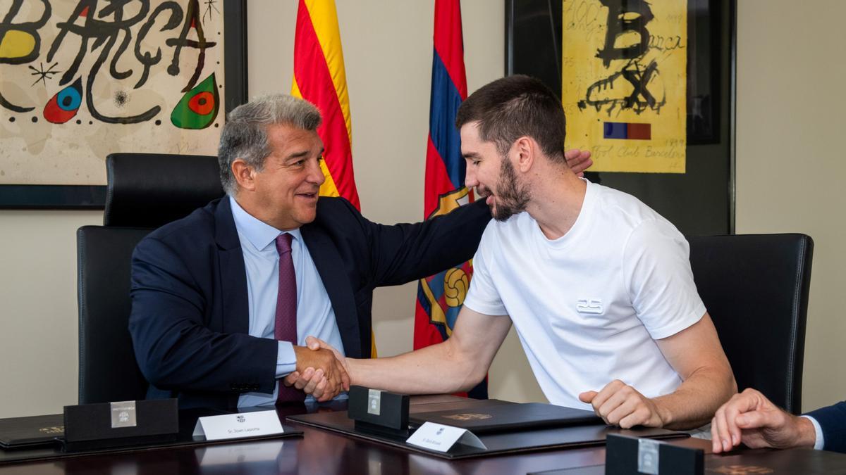 Darío Brizuela firma amb el Barça: «Vinc a sumar, a donar el millor de mi i a aportar frescor»