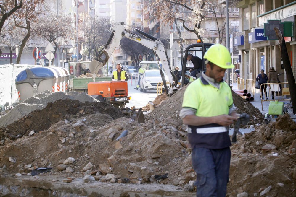 Tallen la circulació al carrer de Joan Maragall