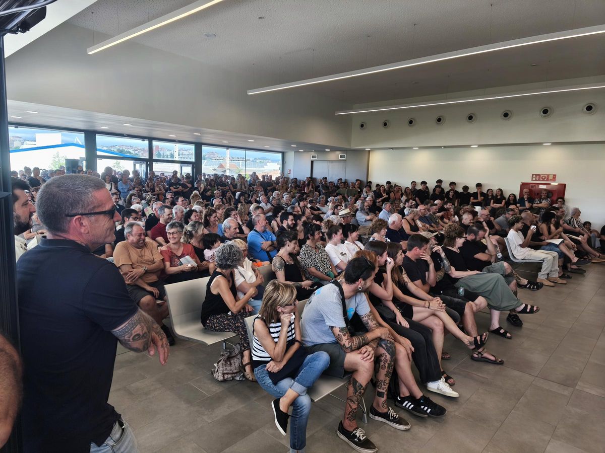 La sala de cerimònies de Mémora es va omplir a vessar