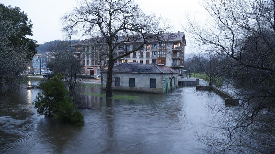 Las fuertes lluvias dejan inundaciones en Gondomar