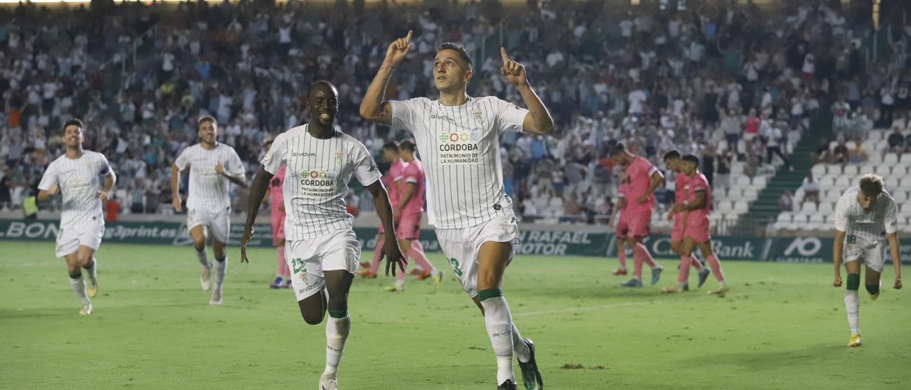 Carracedo celebra su gol a Unionistas en El Arcángel, en el primer encuentro de Liga del Córdoba CF.