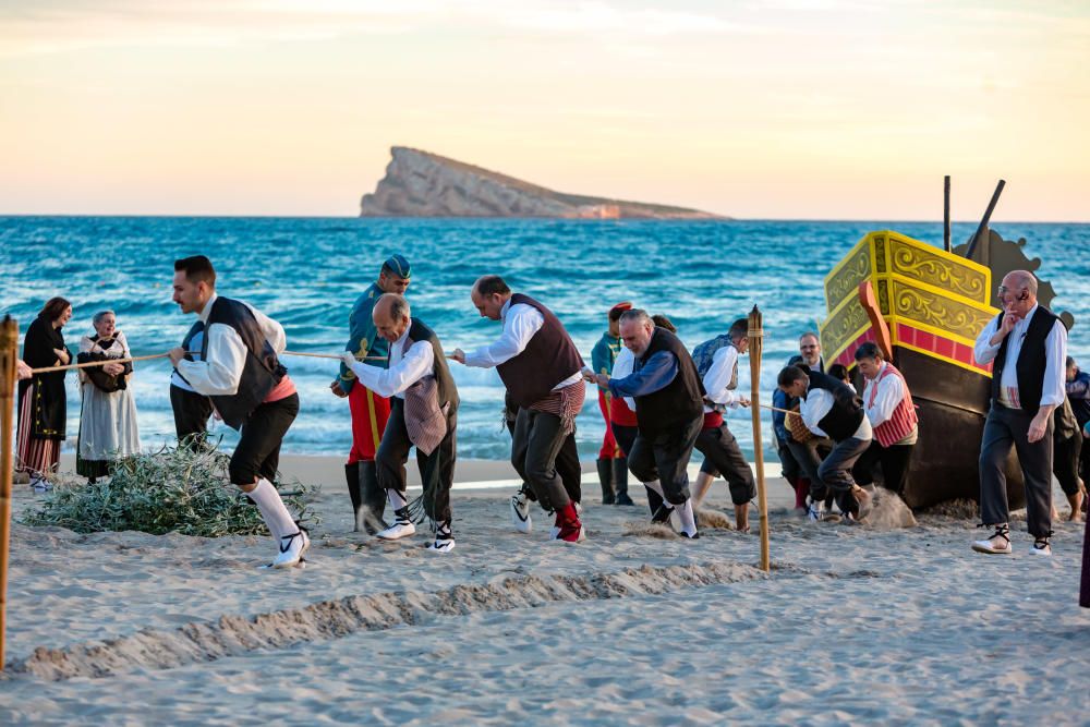 Representación del Hallazgo en la playa de Poniente de Benidorm