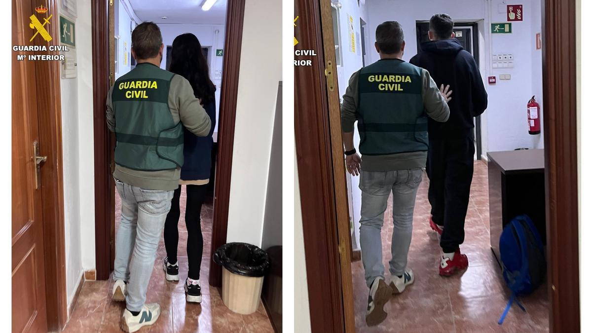 Los dos detenidos en el cuartel de la Guardia Civil.