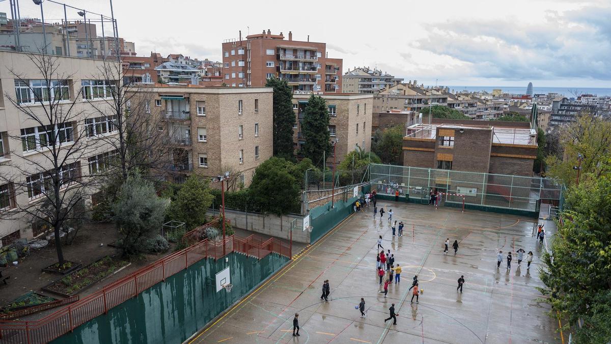 El patio de la escuela Kotska de los jesuitas de Gràcia, en Barcelona.
