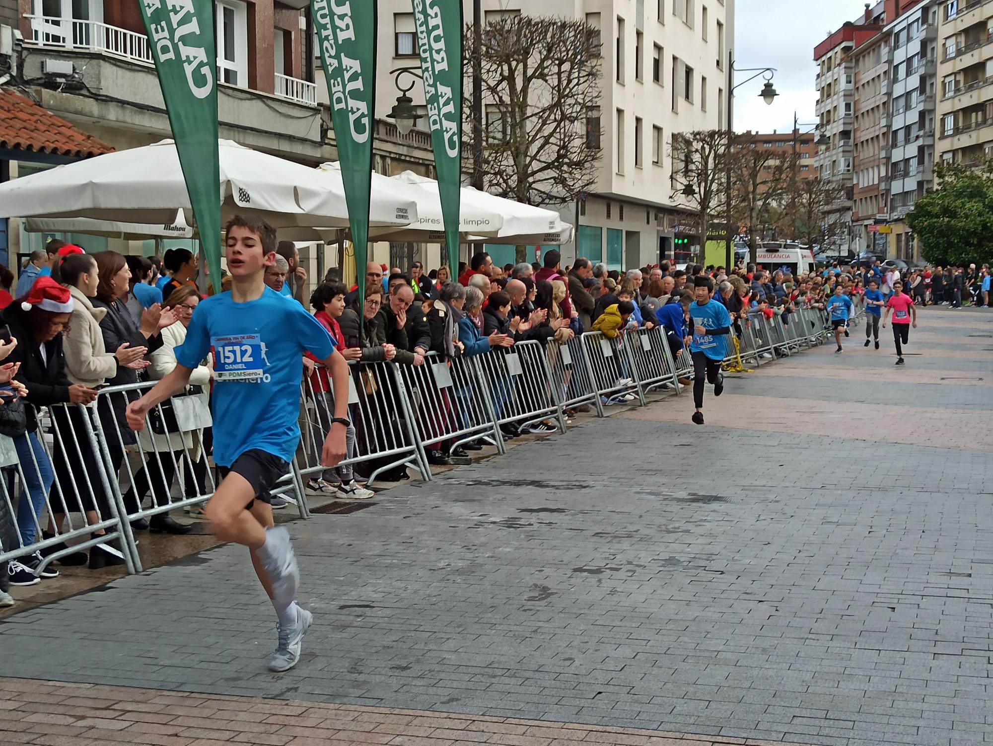 Casi 1.500 participantes disputan la carrera de Fin de Año de Pola de Siero