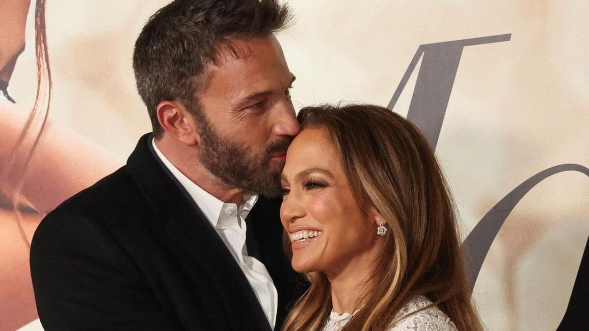 Jennifer López responde a las críticas por tomar el nombre de su marido, Ben Affleck.