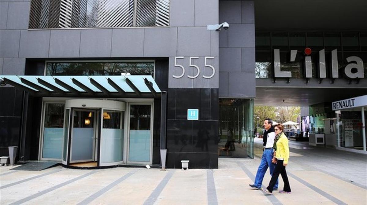 Entrada de l’hotel Husa Illa de Barcelona, el 29 de març. Entrada de l’hotel Husa Illa de Barcelona, el 29 de març.