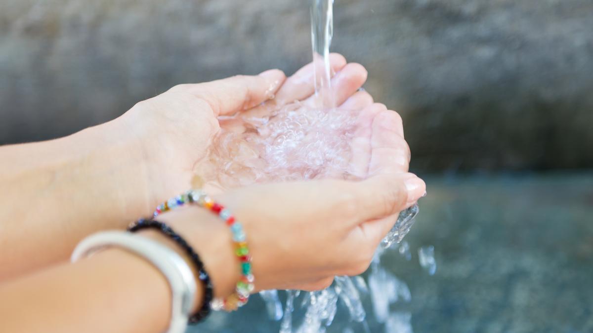 La campaña son unas recomendaciones que pretenden acercar a la comarca de La Marina Alta formas de reducir el consumo de agua durante los meses estivales.