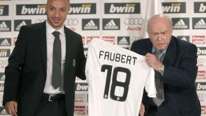 La presentación de Julien Faubert como nuevo fichaje del Real Madrid, un 2 de febrero de 2009.