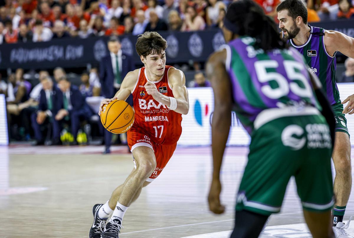 Mario Saint-Supéry, cajista cedido en el Manresa, ante el Unicaja.