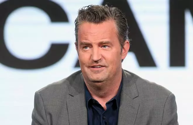 El padrastro de Matthew Perry llevaba tiempo esperando la llamada para informarle de su muerte