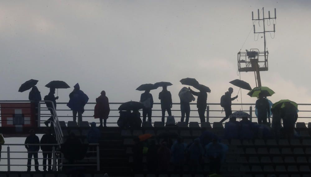 Más de 170.000 valientes desafían a la lluvia en Cheste