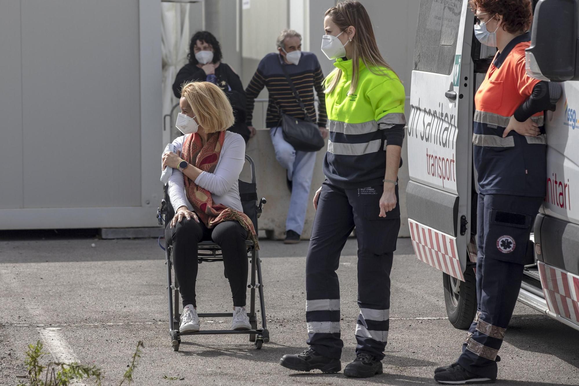 Las 10 nuevas líneas de Son Dureta permitirán vacunar a 3.500 personas cada día