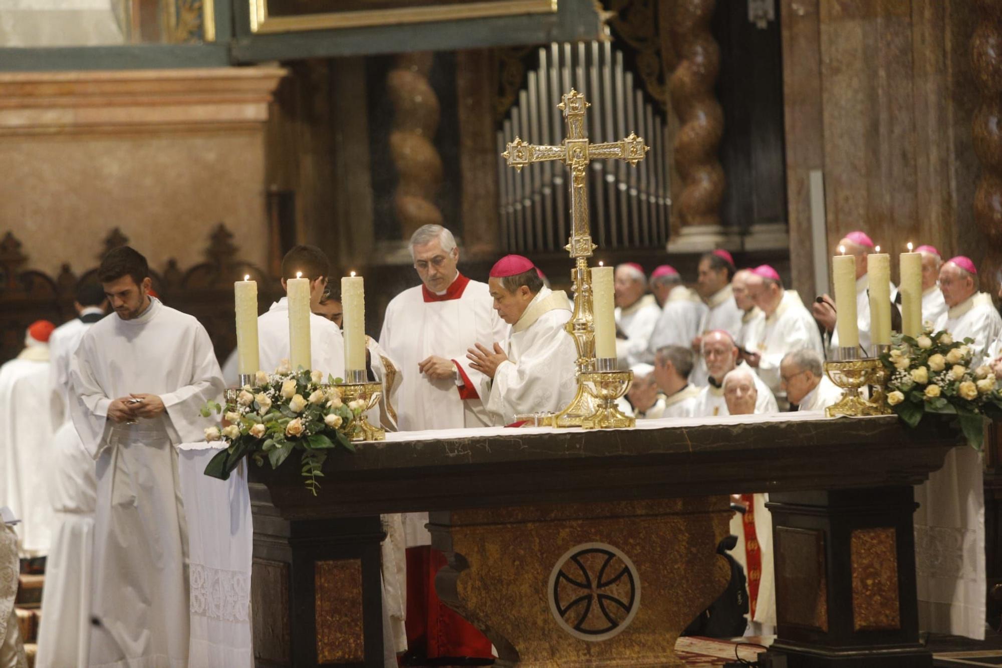 El nuevo arzobispo de València toma posesión en la catedral