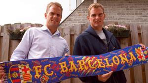 Los gemelos De Boer aguardaron en los Países Bajos su fichaje por el equipo barcelonista y ‘presionaron’ todo lo que pudieron para que el Ajax diera luz verde a la operación