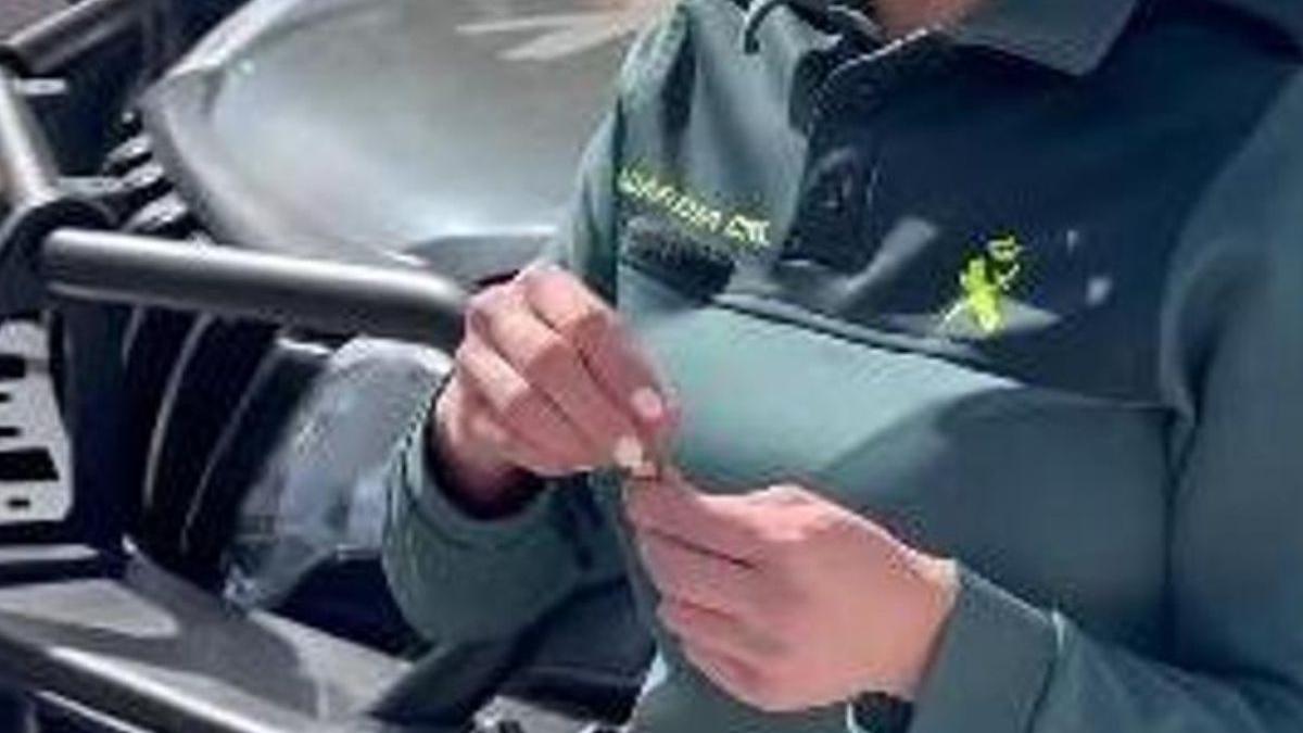 Guardia Civil envía un aviso a toda la población sobre los llaveros prohibidos a partir de ahora