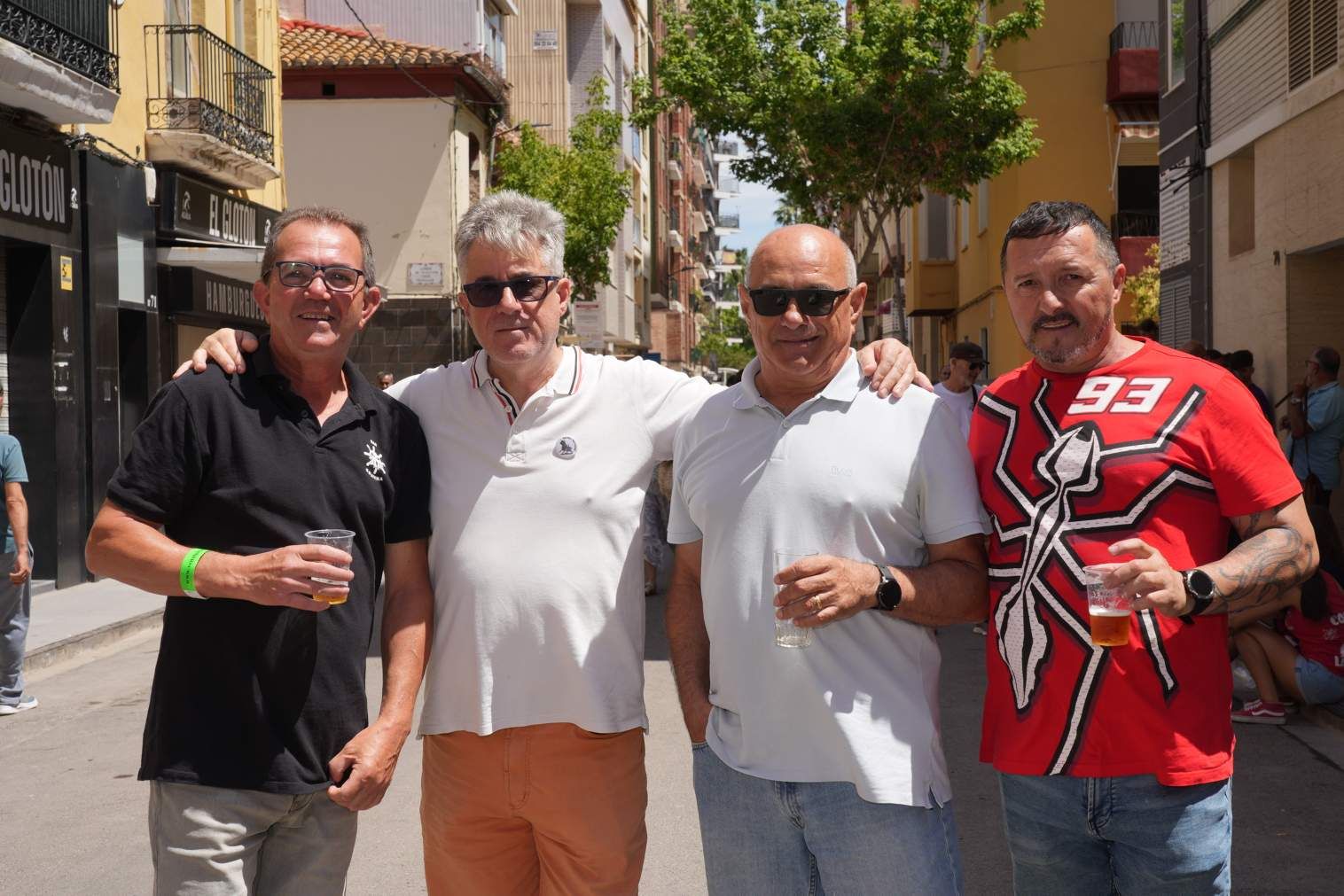 El Grau da inicio a las fiestas de Sant Pere con pólvora, bous y música