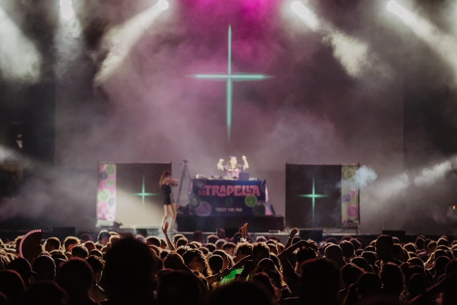 Oques Grasses, Dan Peralbo i El Comboi, Greta i DJ Trapella al Festival Ítaca Sant Joan a la platja de l'Estartit