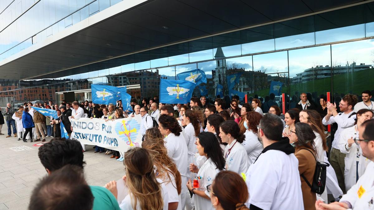 Disparidad sobre el seguimiento de la huelga de médicos en Asturias: el 60% según los sindicatos; el 11% según el Sespa