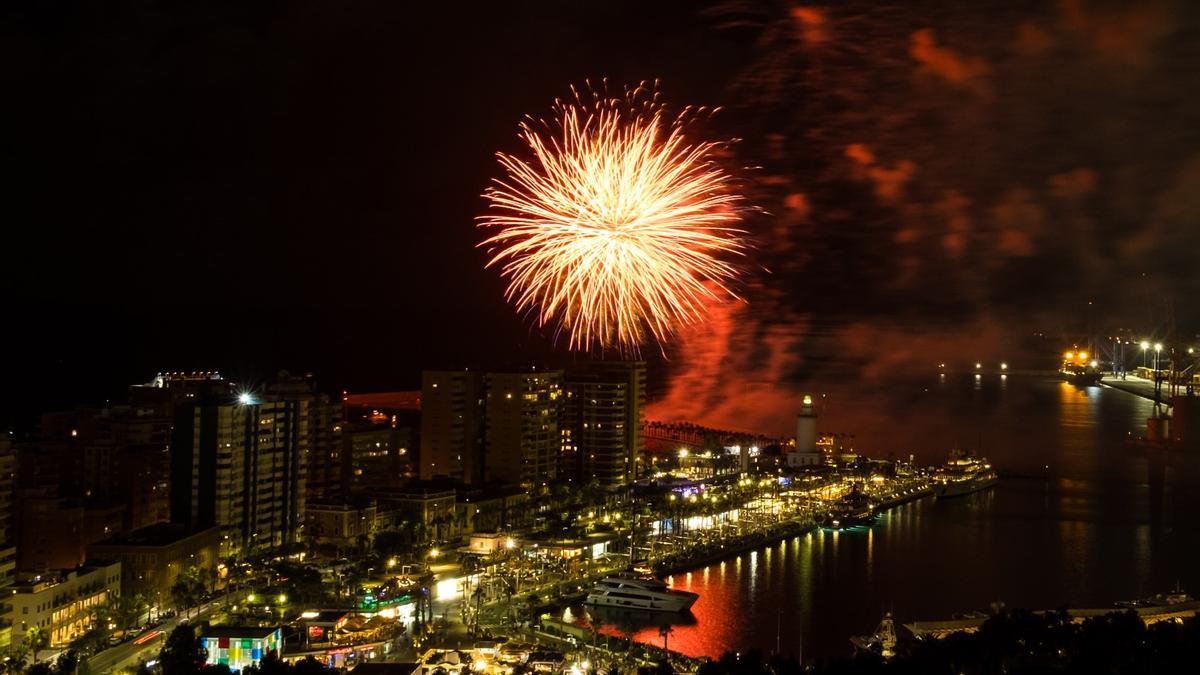 Fuegos de inicio de la Feria de Málaga 2024