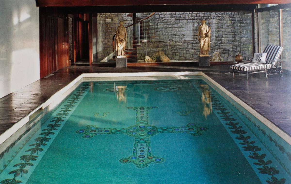 PISCINA CLIMATIZADA. CASTILLO DE SAN MARTIN. SOTO DEL BARCO. FAMILIA FIERRO