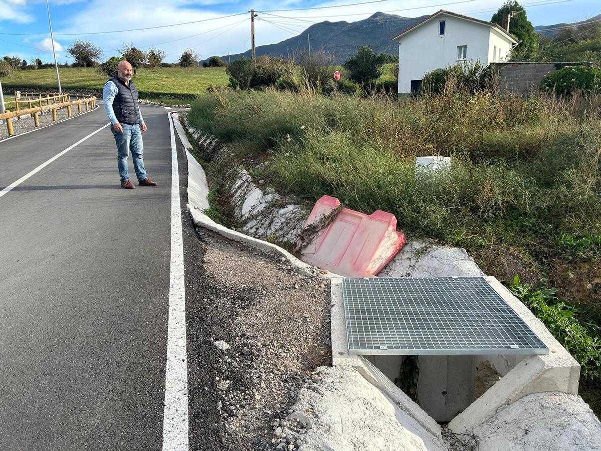 El alcalde de Ribadesella en Espina.