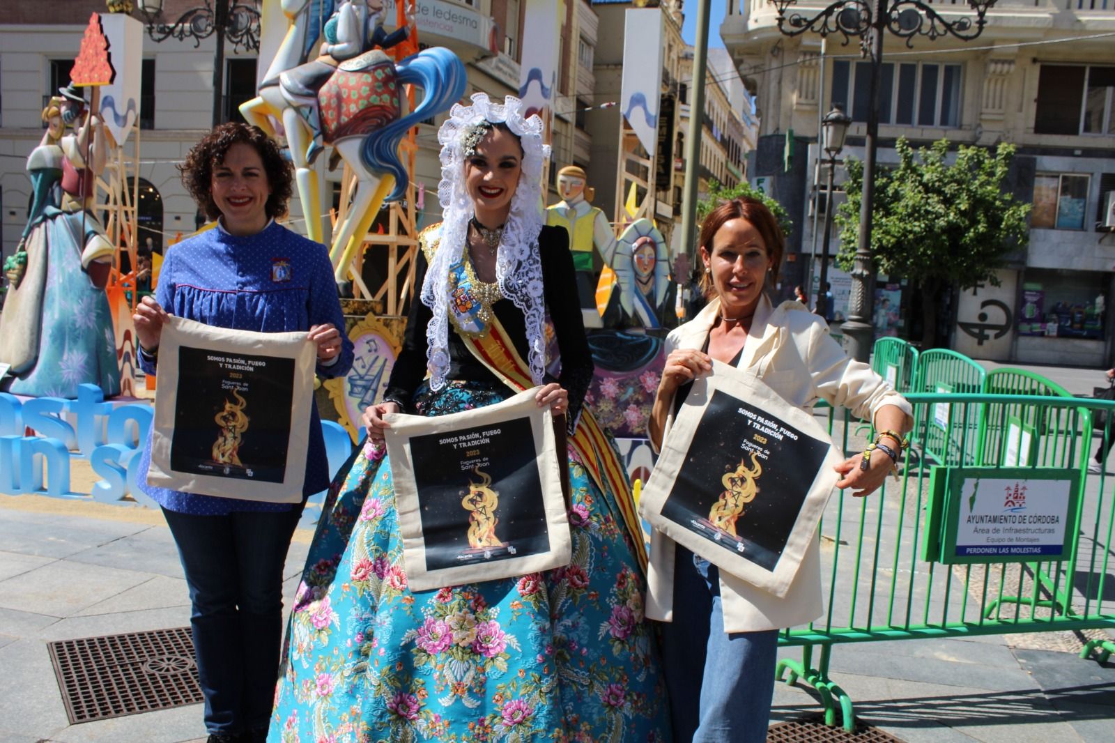 Las Hogueras de Alicante, de promoción en Córdoba