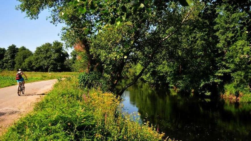 El río Umia a su paso por el municipio de Vilanova de Arousa.