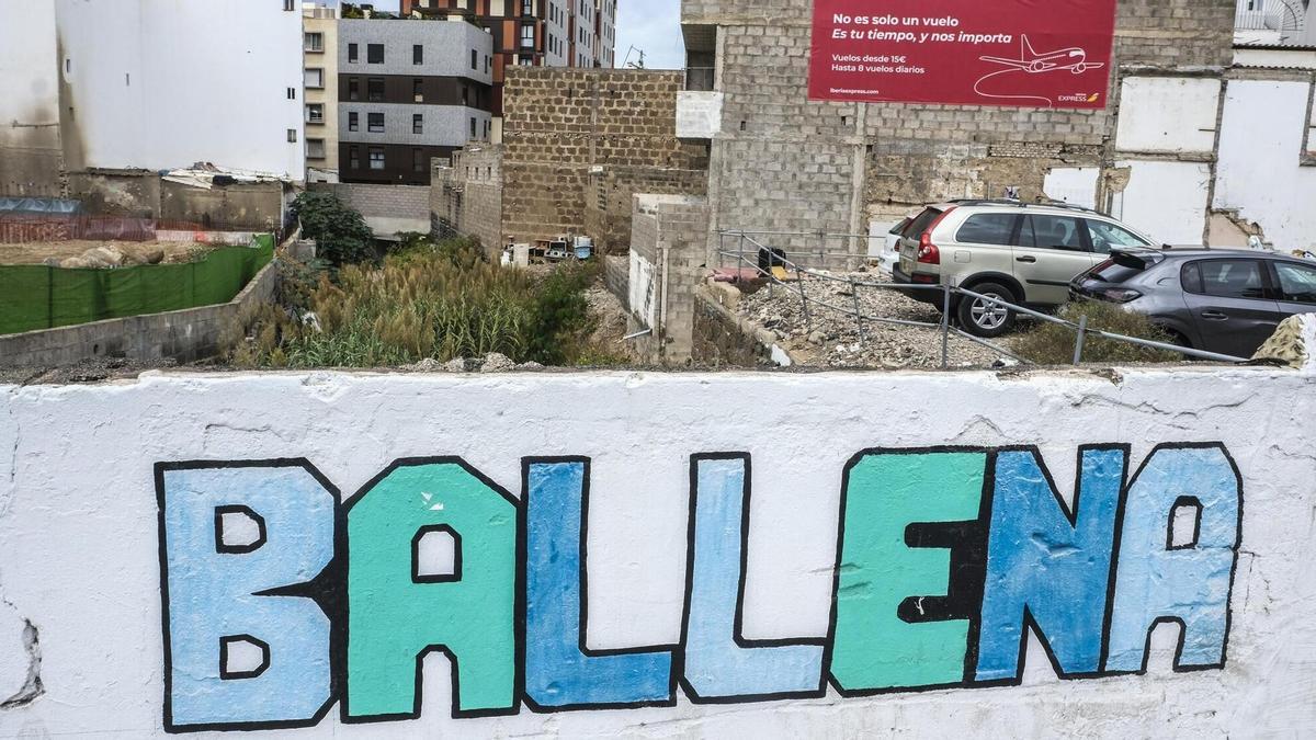 Tramo del barranco de La Ballena que va a ser canalizado, visto desde la plaza de América.