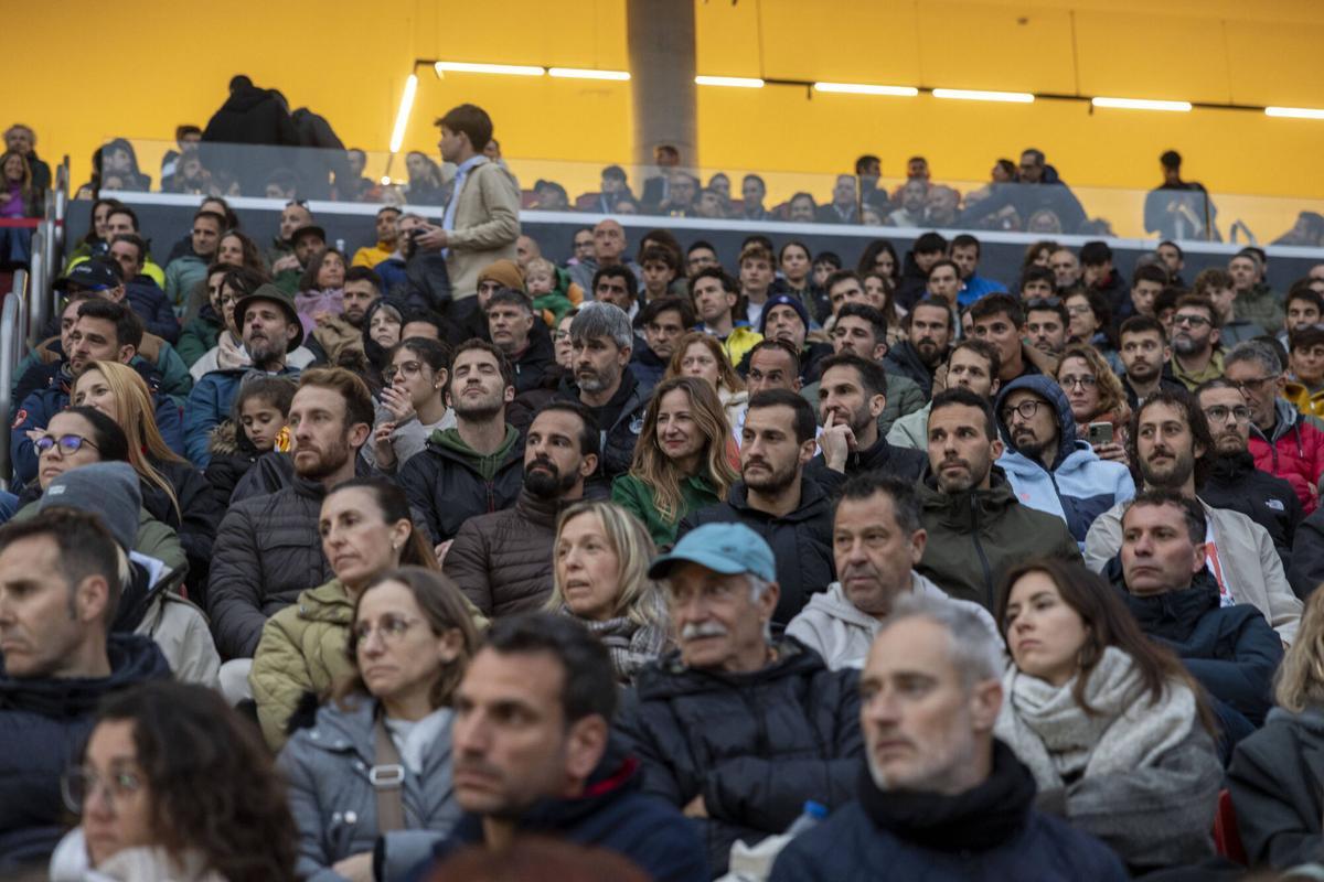 Kilian Jornet reúne a más de 2.000 personas en Son Moix