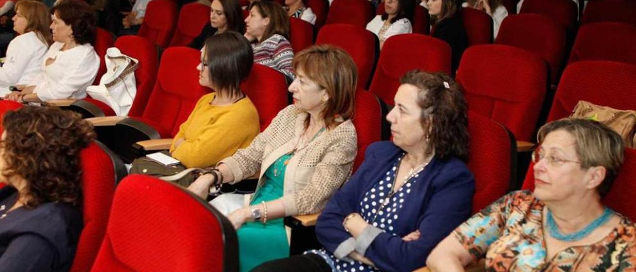 Asistentes a la jornada conmemorativa de la unidad de mama.