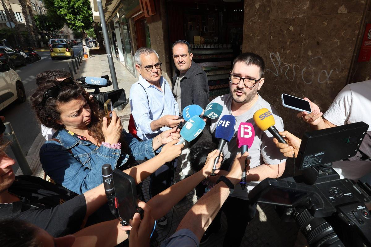 Todas las imágenes del desalojo en el local de Ibiza Todas las imágenes del desalojo en el local de Ibiza