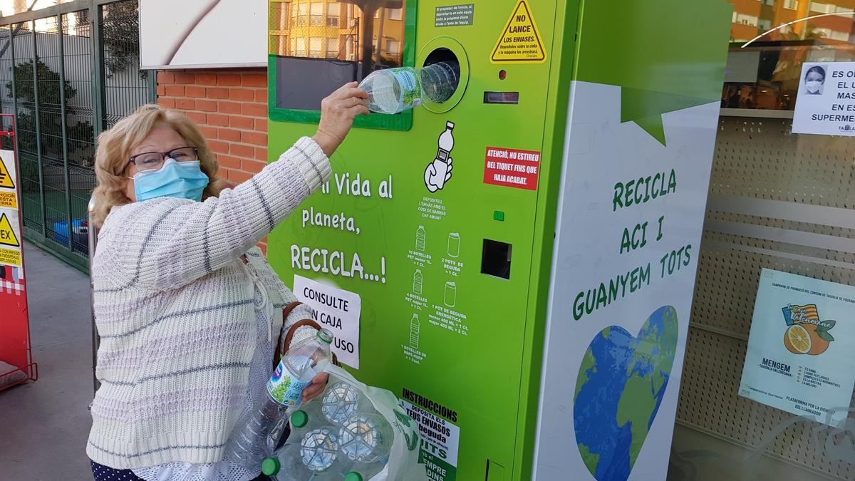 Máquina de recompensa en Burriana.