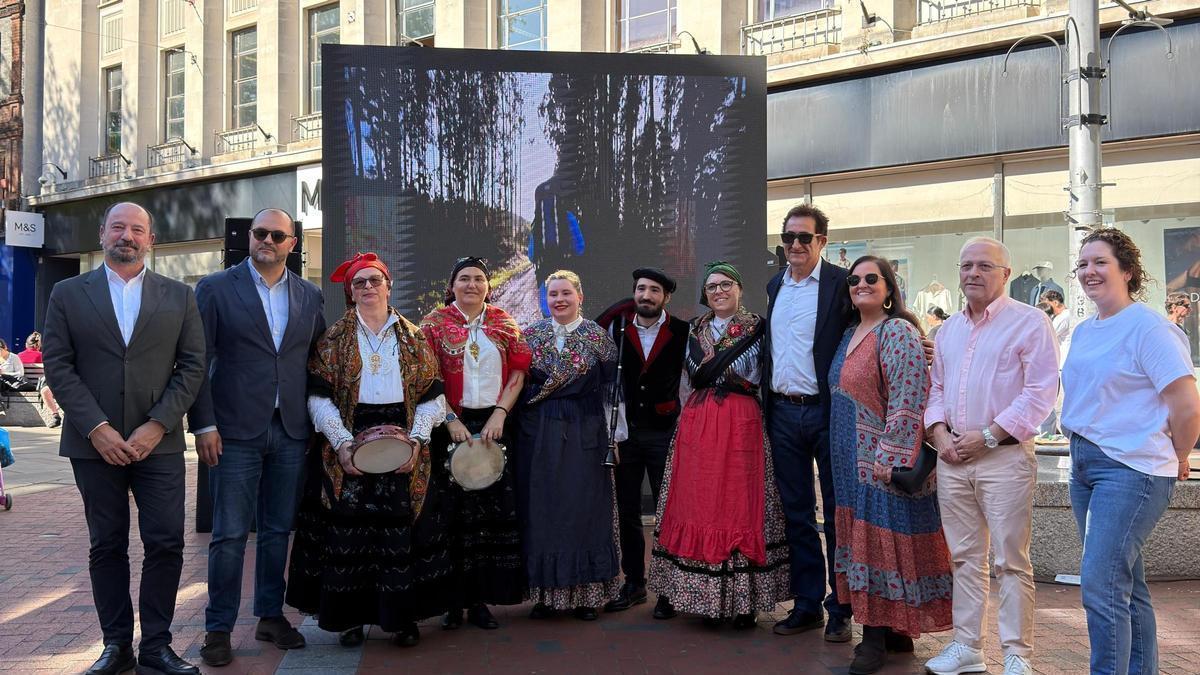 Representantes da Xunta, Deputación e do Camiño Inglés e Fisterra-Muxía en Reading.