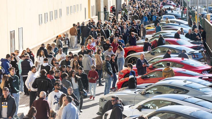 Xixona pisa a fondo para la Navidad con Ferrari, Porsche y McLaren