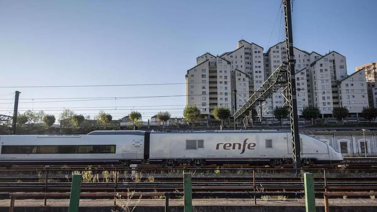 Tren de alta velocidad Avril en pruebas en la estación de San Cristóbal en A Coruña.