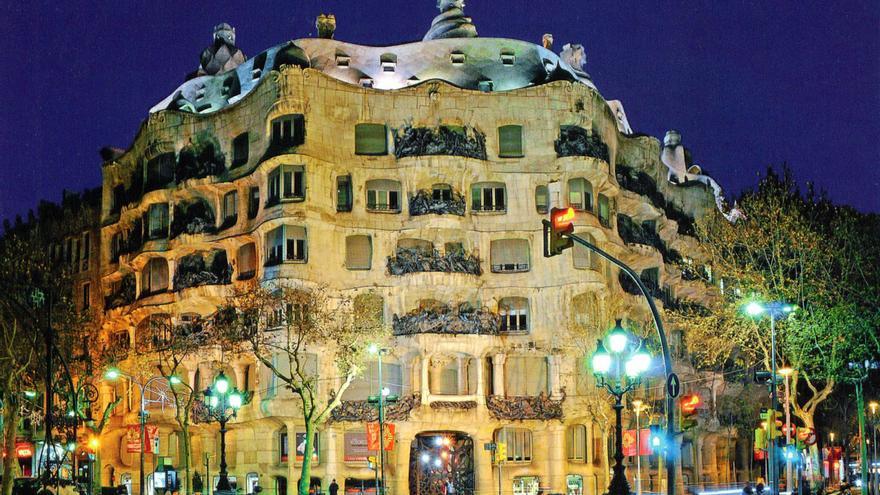 Venden en Wallapop por 10.000 euros cuatro puertas que podrían ser de la Pedrera de Gaudí