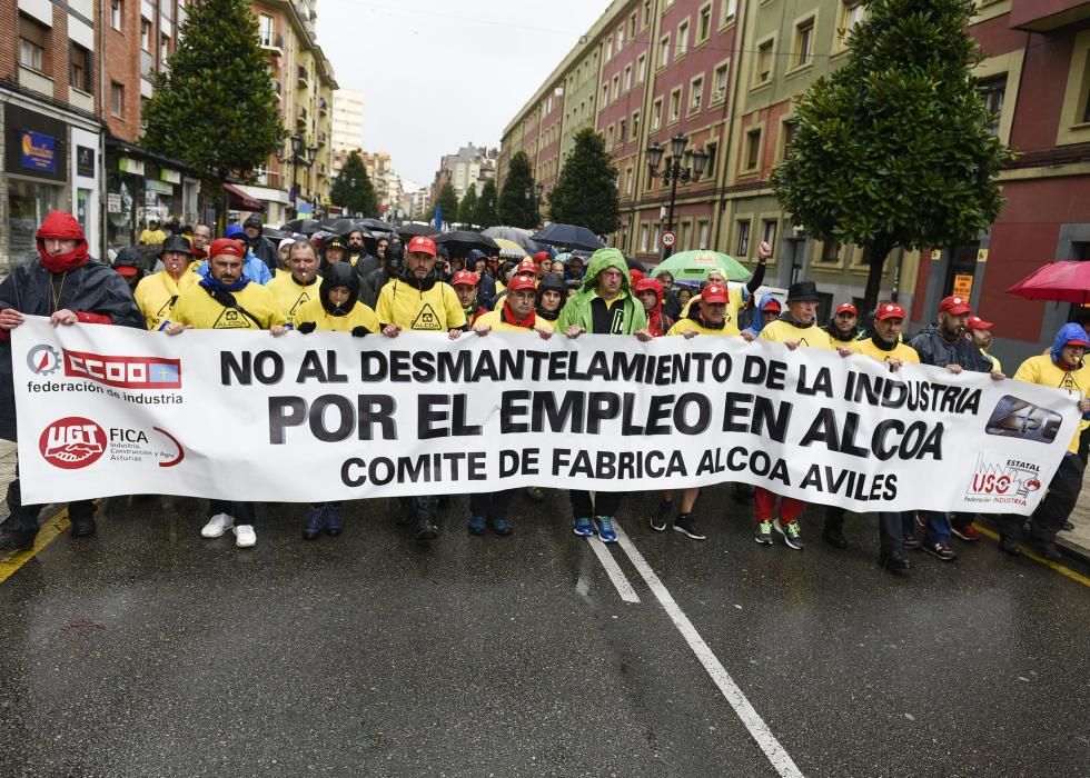 Marcha de trabajadores de Alcoa entre Avilés y Oviedo