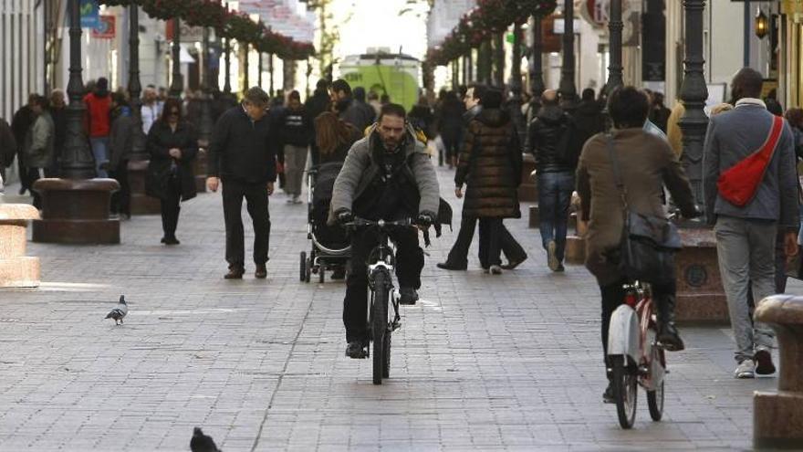 La Policía Local comienza a multar a los ciclistas en la calle Alfonso I