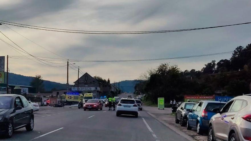 Muere la acompañante en una moto tras impactar contra otro coche en Ponteareas