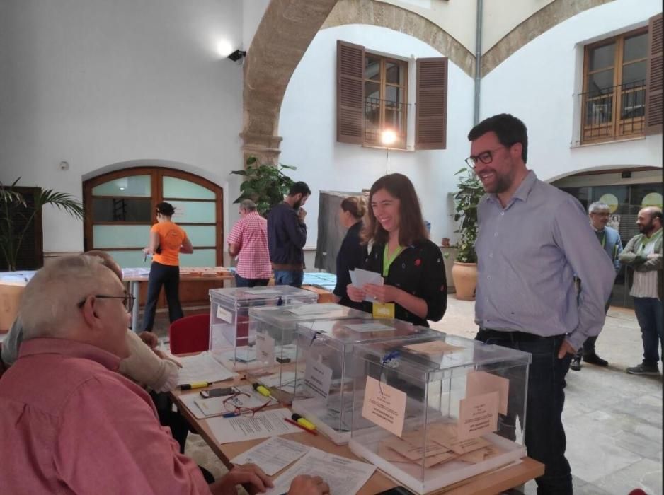 Antoni Noguera y Neus Truyol, candidatos de Més a Cort.